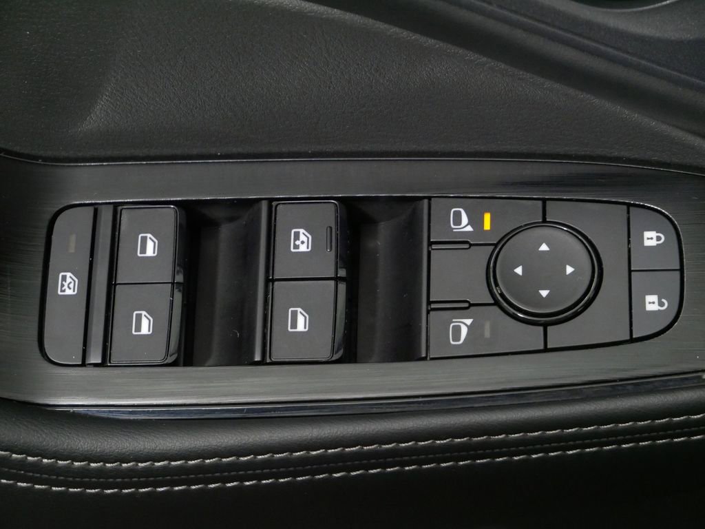 Used 2024 Nissan Rogue SV image 21