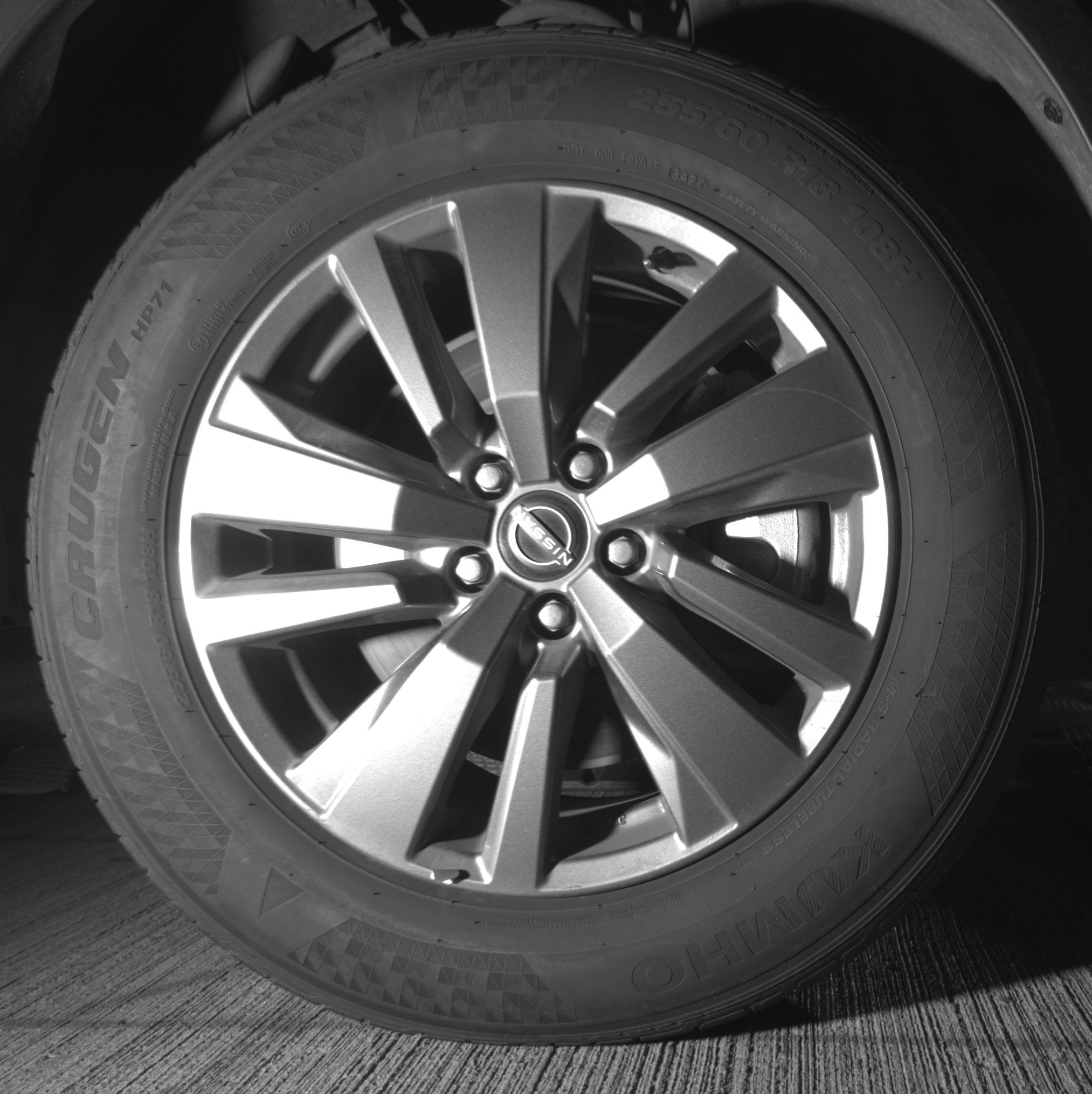 Used 2024 Nissan Pathfinder SV image 13