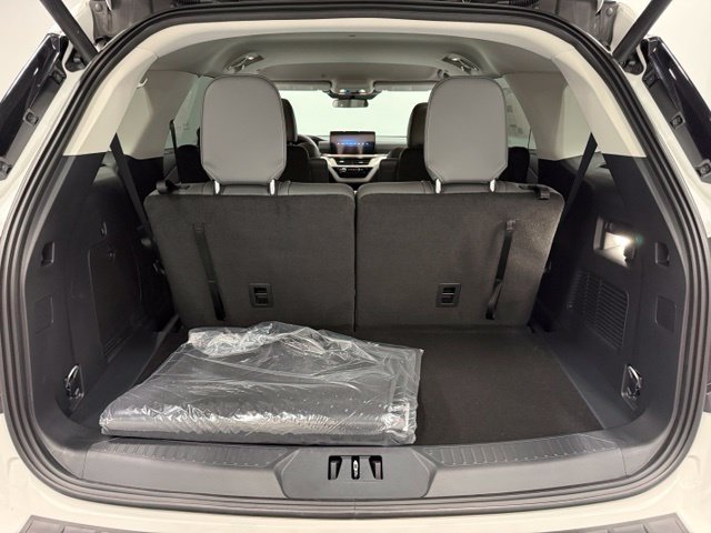 New 2026 Ford Explorer Active w/ Active Comfort Package RWD image 28