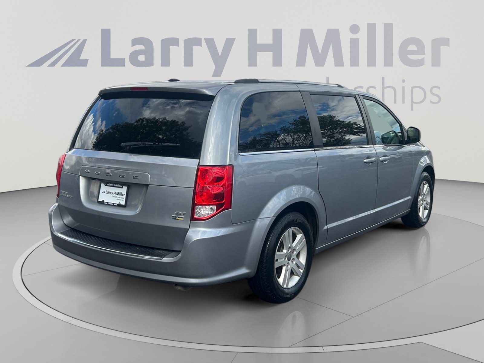Used 2019 Dodge Grand Caravan SXT FWD image 5