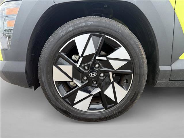 Used 2025 Hyundai Kona SEL FWD image 25