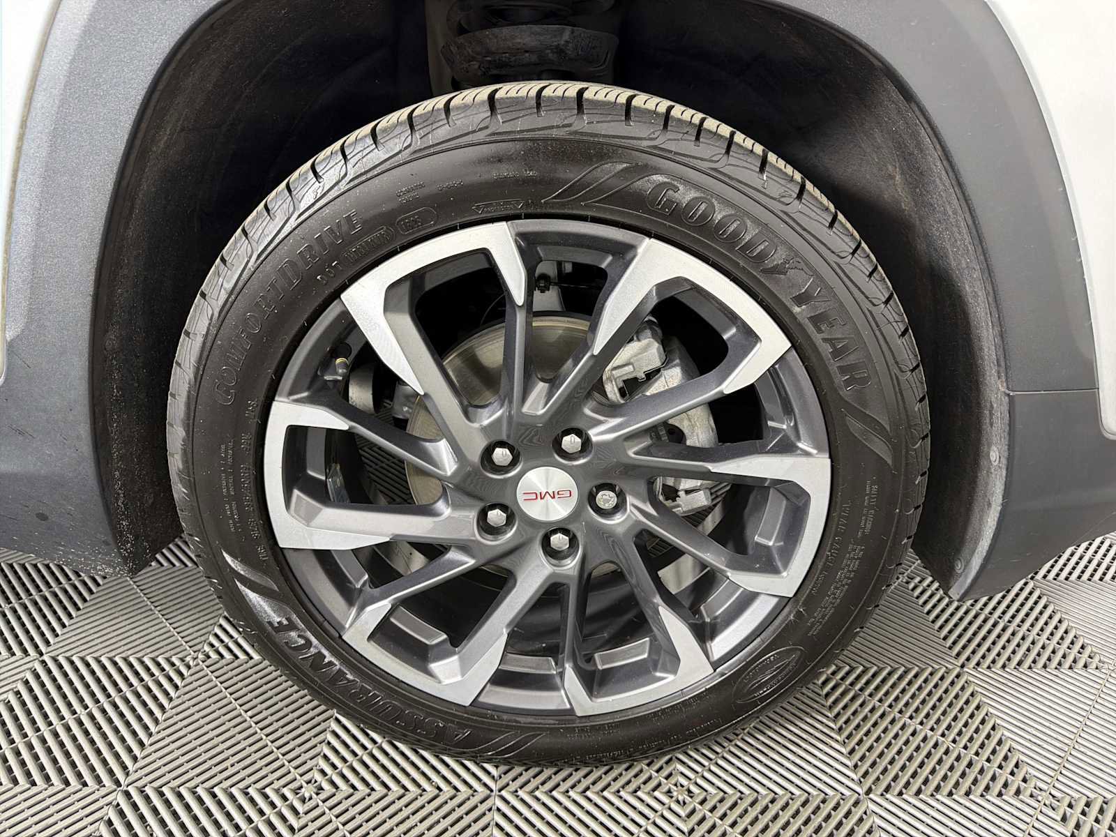 Used 2022 GMC Terrain SLT w/ Infotainment Package II FWD image 10