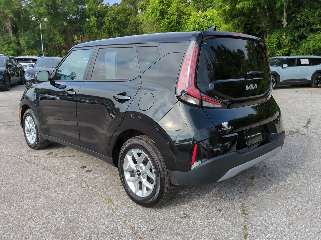 Certified 2025 Kia Soul LX w/ LX Technology Package FWD image 7