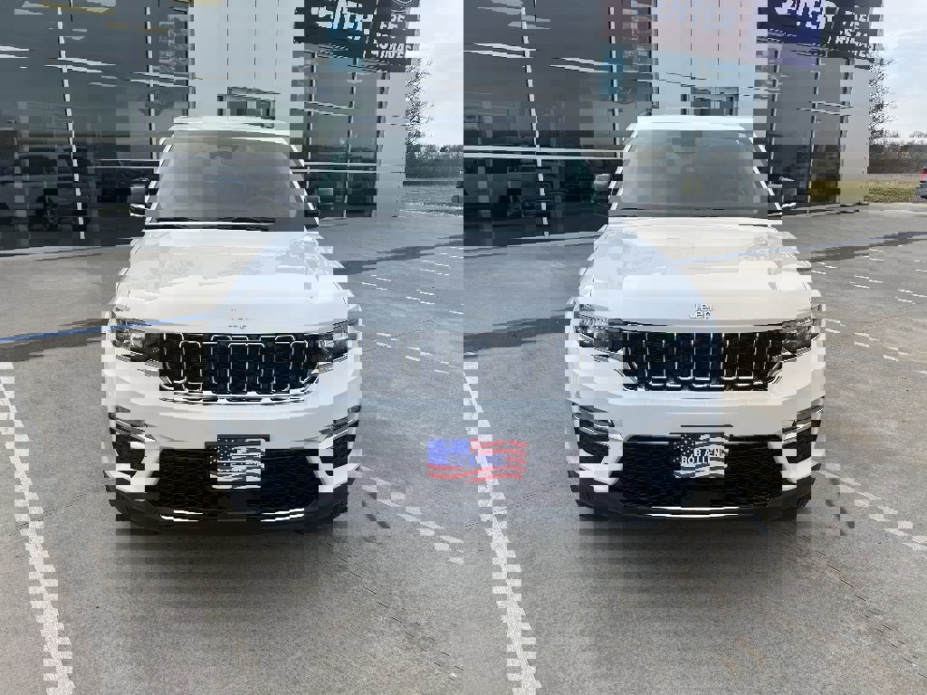 Used 2024 Jeep Grand Cherokee Limited image 8