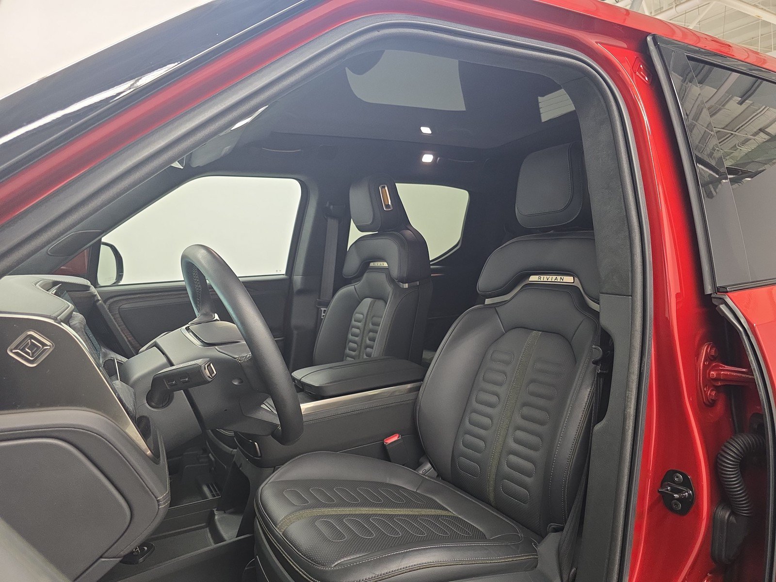 Used 2023 Rivian R1T Adventure AWD/4WD image 20