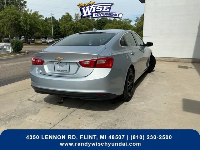 Used 2017 Chevrolet Malibu LT FWD image 6