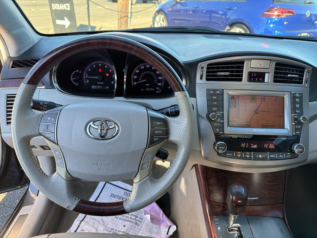 Used 2011 Toyota Avalon Limited image 22