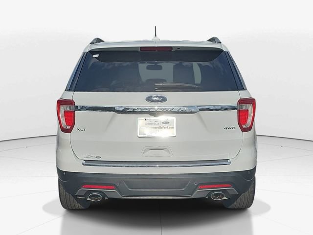 Used 2018 Ford Explorer XLT w/ Equipment Group 202A image 6