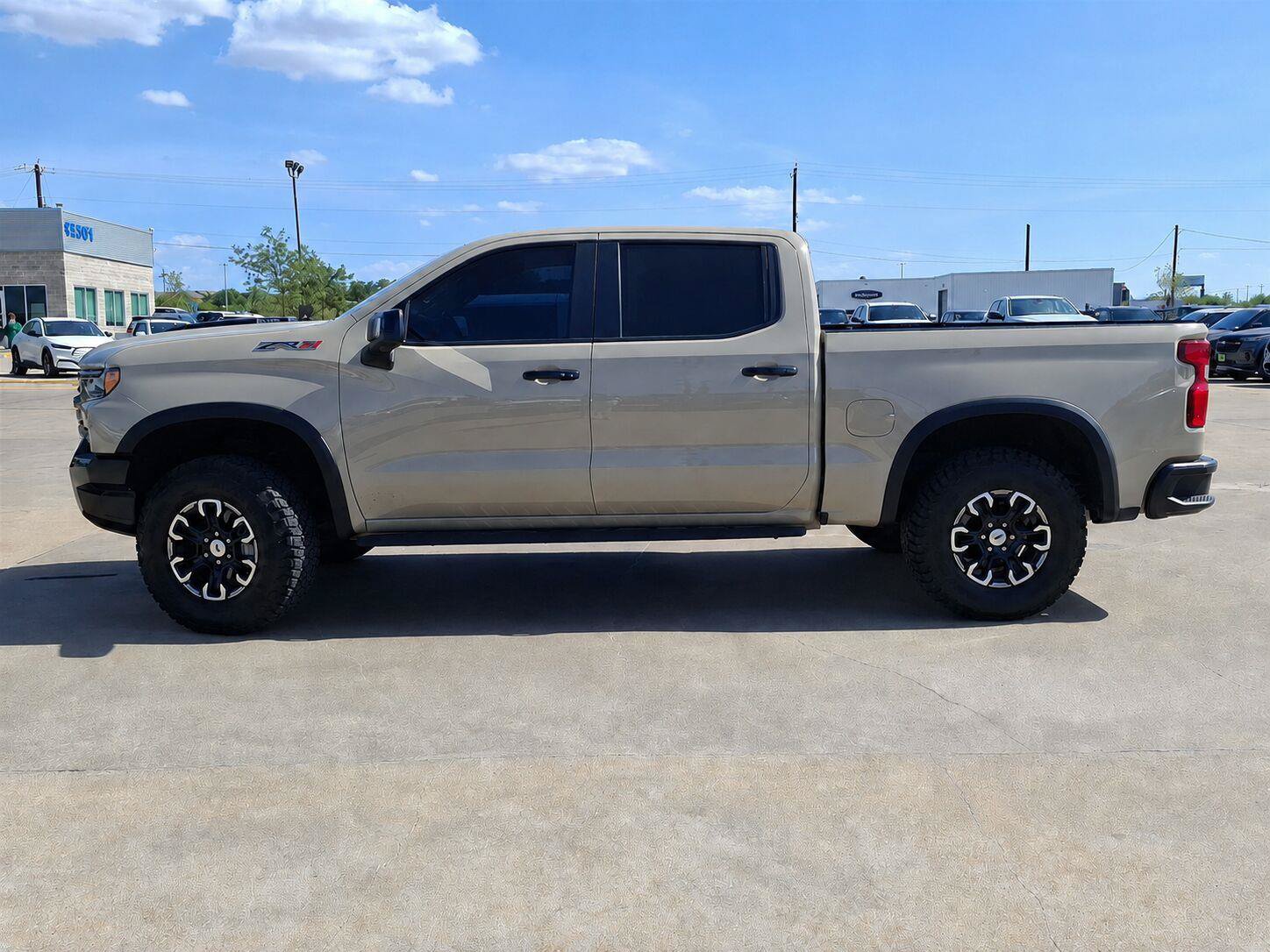 Used 2022 Chevrolet Silverado 1500 ZR2 w/ Technology Package AWD/4WD image 6