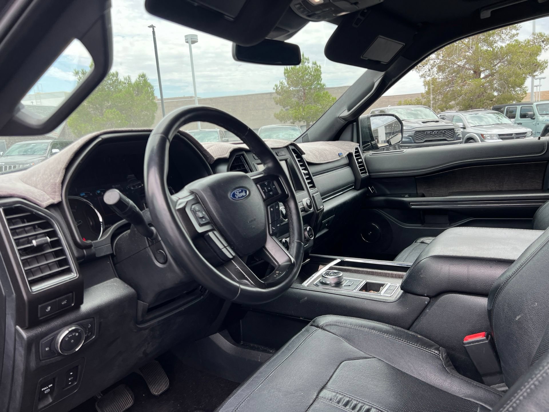 Used 2020 Ford Expedition Limited w/ Equipment Group 302A RWD image 31