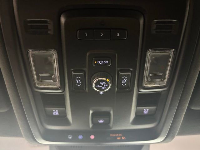 Used 2022 Cadillac Escalade Premium Luxury Platinum RWD image 37