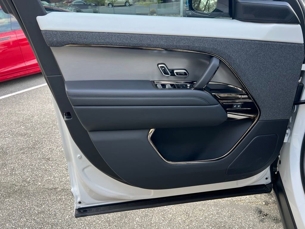 Used 2025 Land Rover Range Rover Sport Dynamic SE image 13