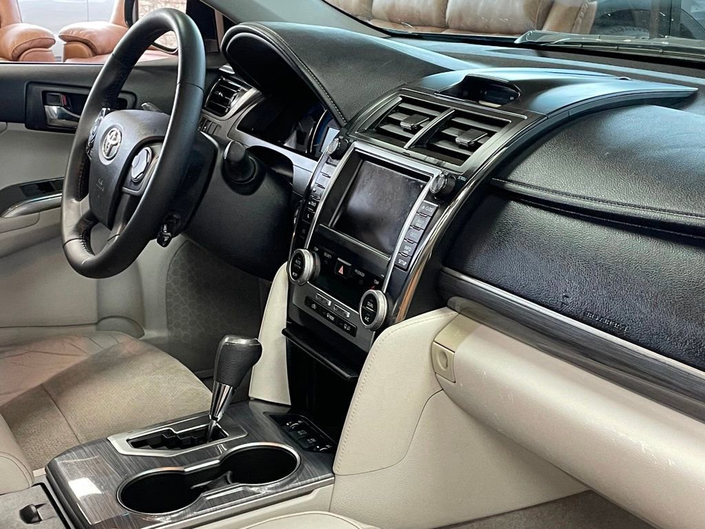 Used 2012 Toyota Camry XLE w/ Leather Pkg image 20