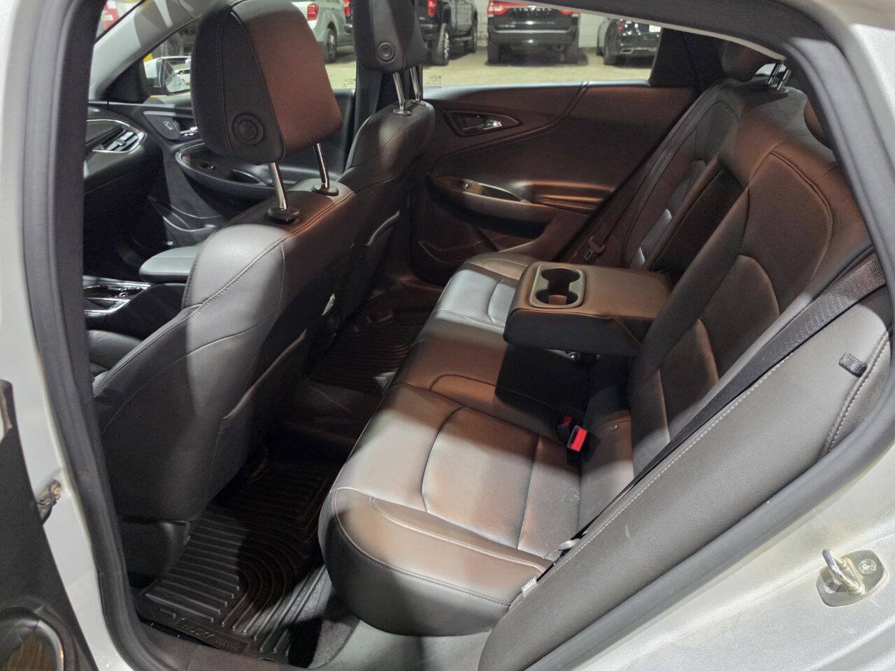 Used 2017 Chevrolet Malibu Premier w/ Premier Sun and Wheel Package FWD image 27