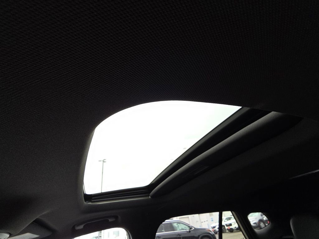 New 2026 Chevrolet Trax RS w/ Sunroof Package FWD image 26