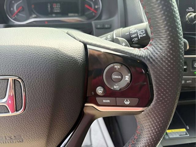 Used 2025 Honda Passport Black Edition image 8