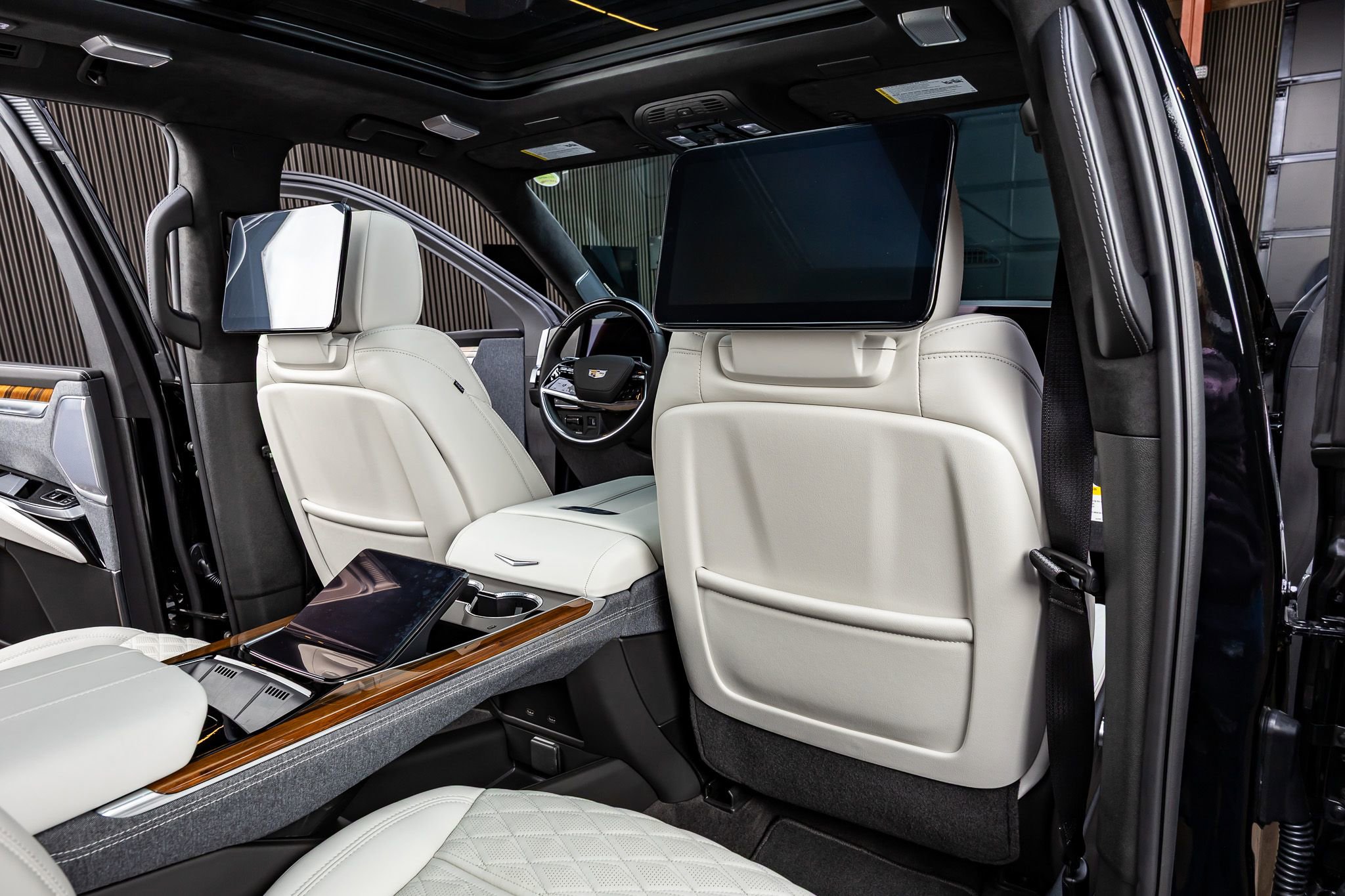 Used 2025 Cadillac Escalade Sport Platinum image 32