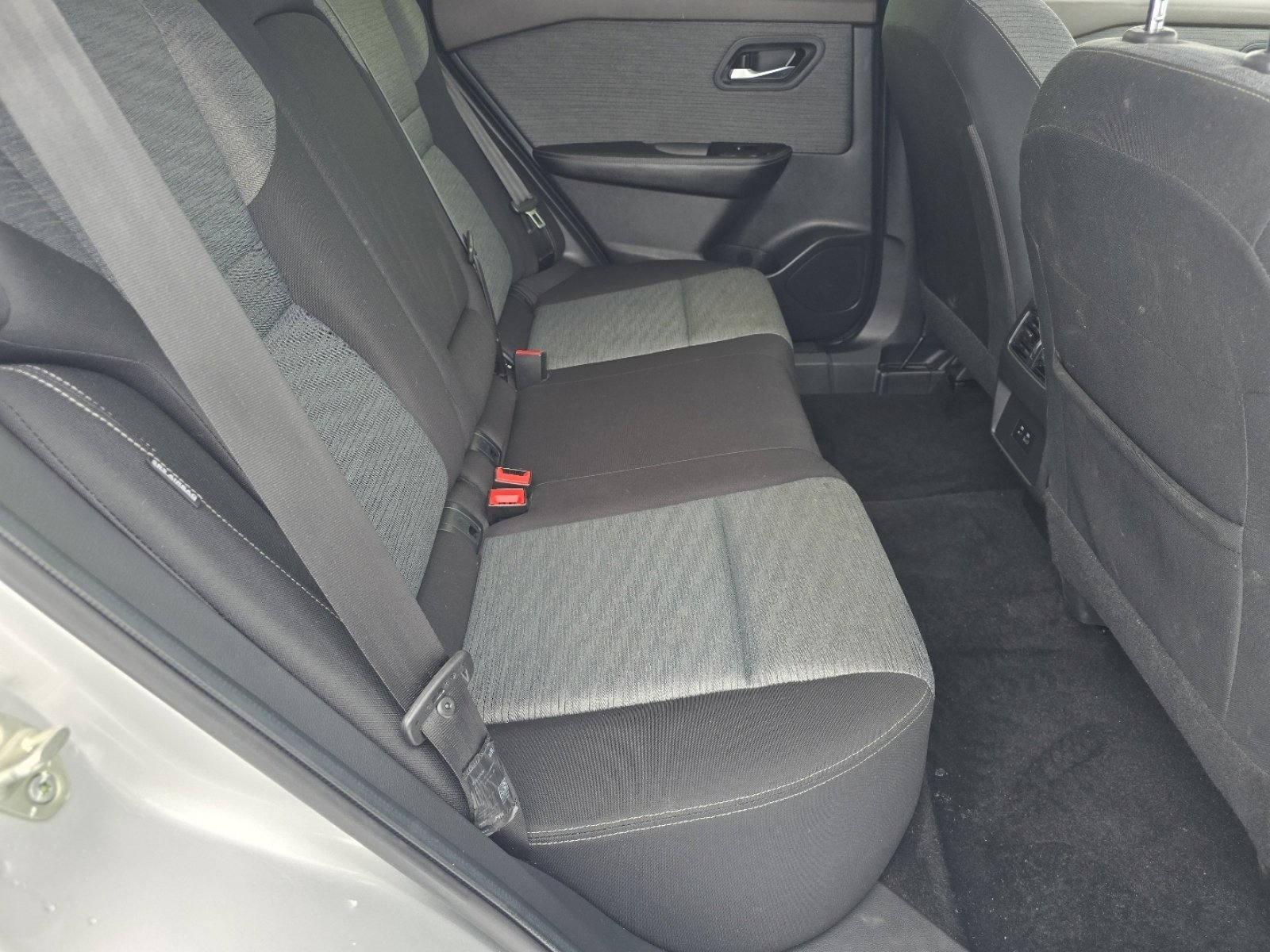 Used 2023 Nissan Rogue SV image 19