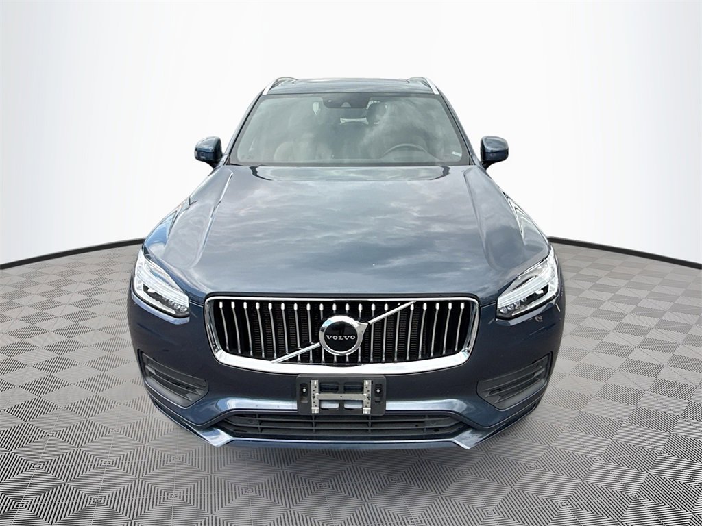 Used 2022 Volvo XC90 T6 Momentum image 2