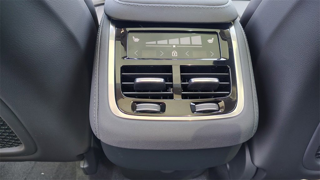 New 2026 Volvo XC90 B6 Ultra w/ Protection Package image 28