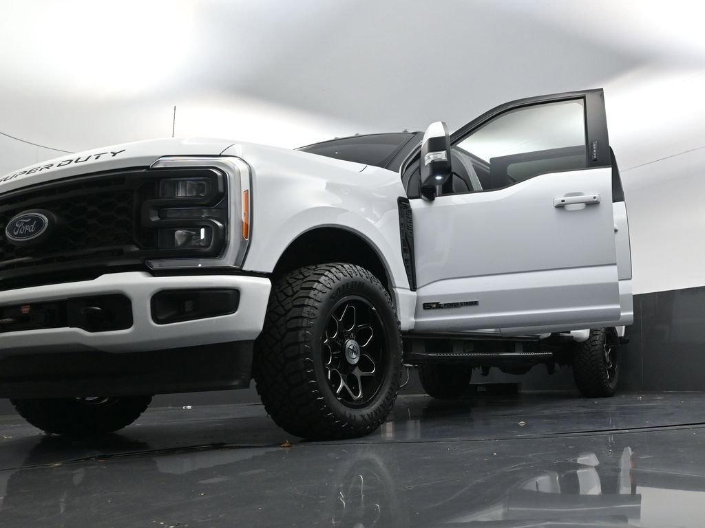Used 2023 Ford F250 Lariat w/ Sport Appearance Package image 26