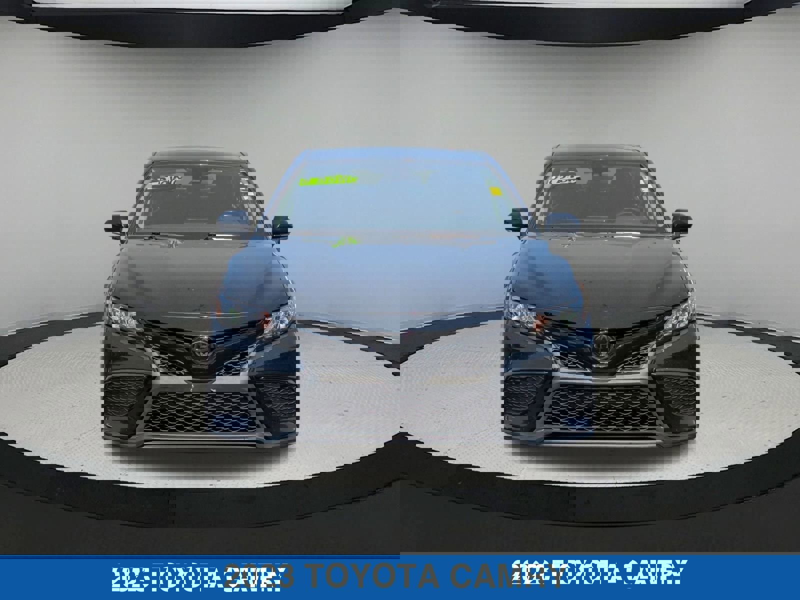 Used 2023 Toyota Camry SE image 9