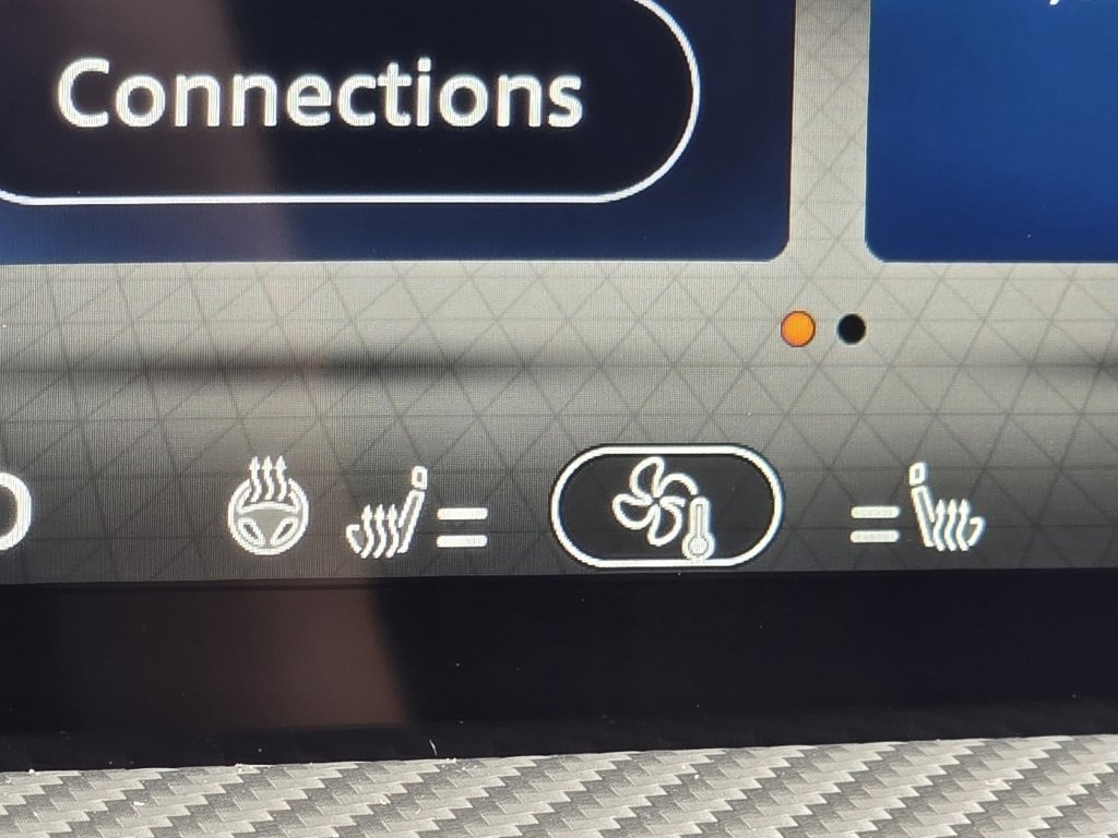 New 2026 Nissan Kicks SR w/ SR Premium Package image 6