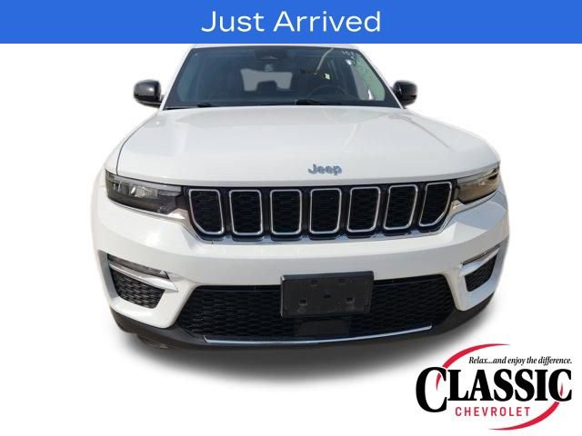 Used 2022 Jeep Grand Cherokee Limited image 3