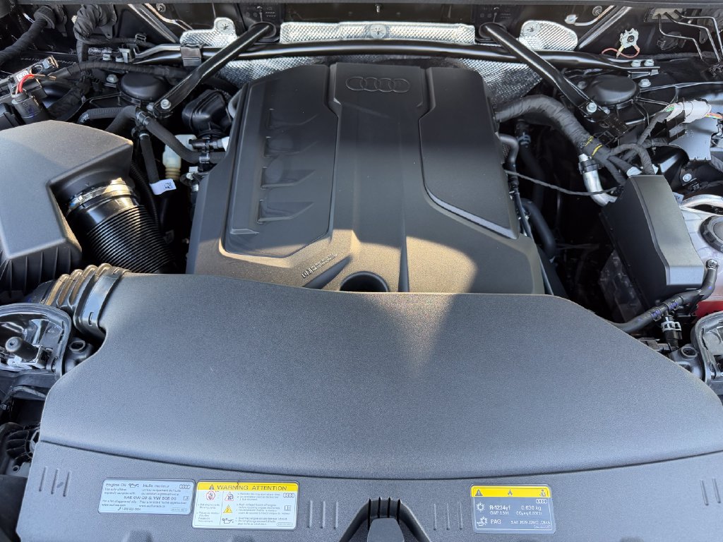 Used 2025 Audi Q5 Premium AWD/4WD image 31