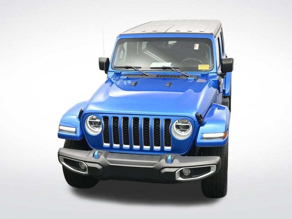 Used 2022 Jeep Wrangler Unlimited Sahara AWD/4WD image 21