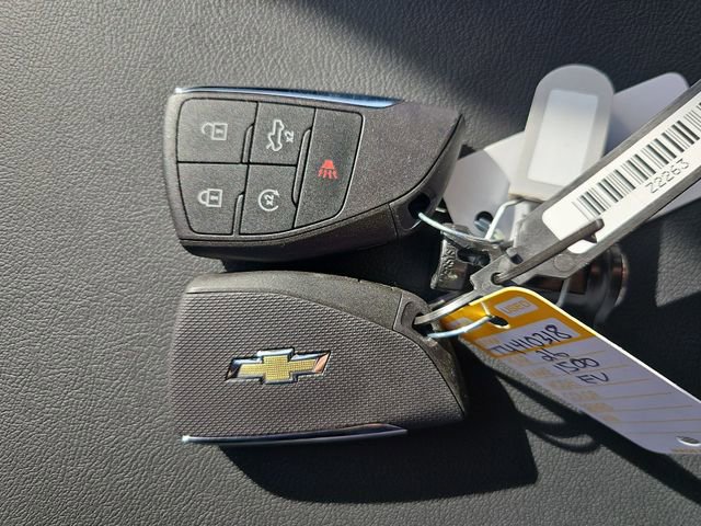 New 2026 Chevrolet Silverado EV W/T AWD/4WD image 34