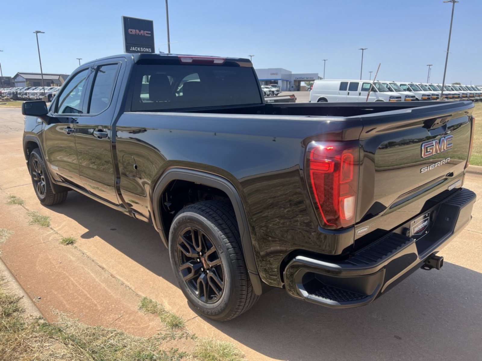 New 2024 GMC Sierra 1500 Elevation image 5