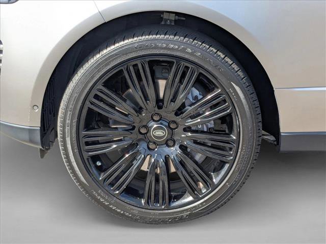 Used 2020 Land Rover Range Rover Long Wheelbase HSE image 28
