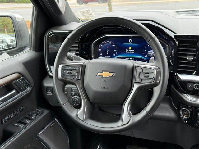 Used 2024 Chevrolet Silverado 1500 High Country w/ Technology Package image 13