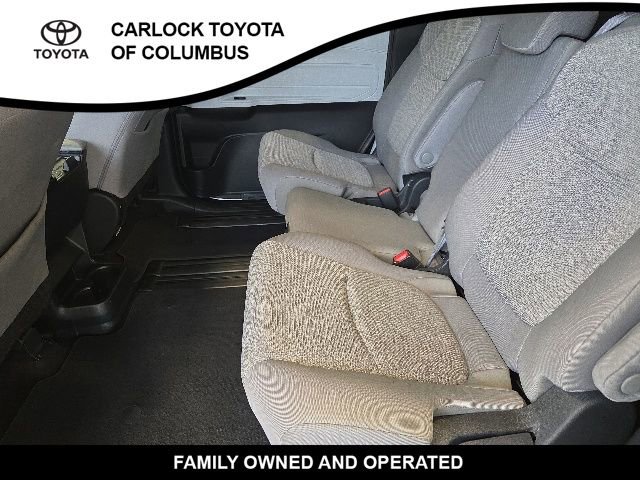 Used 2025 Toyota Sienna LE FWD image 14