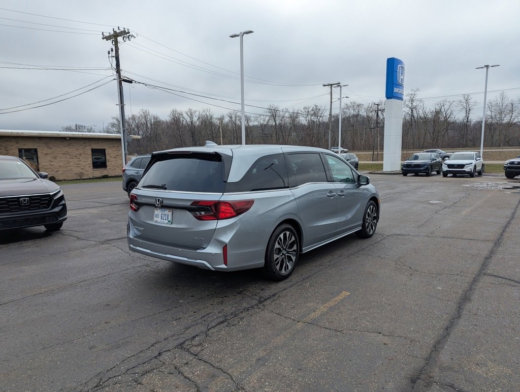 Used 2026 Honda Odyssey Elite image 3