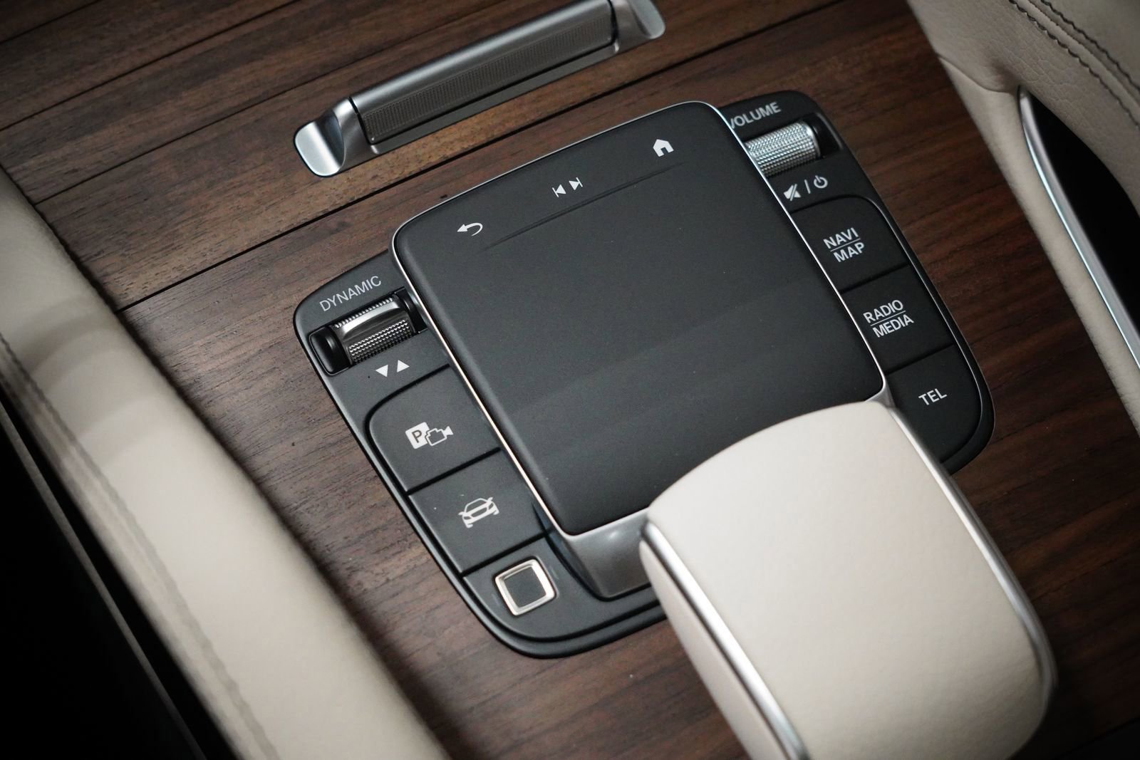 New 2026 Mercedes-Benz GLS 450 4MATIC image 30