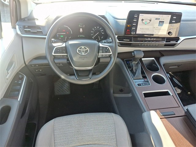 Used 2021 Toyota Sienna LE image 12