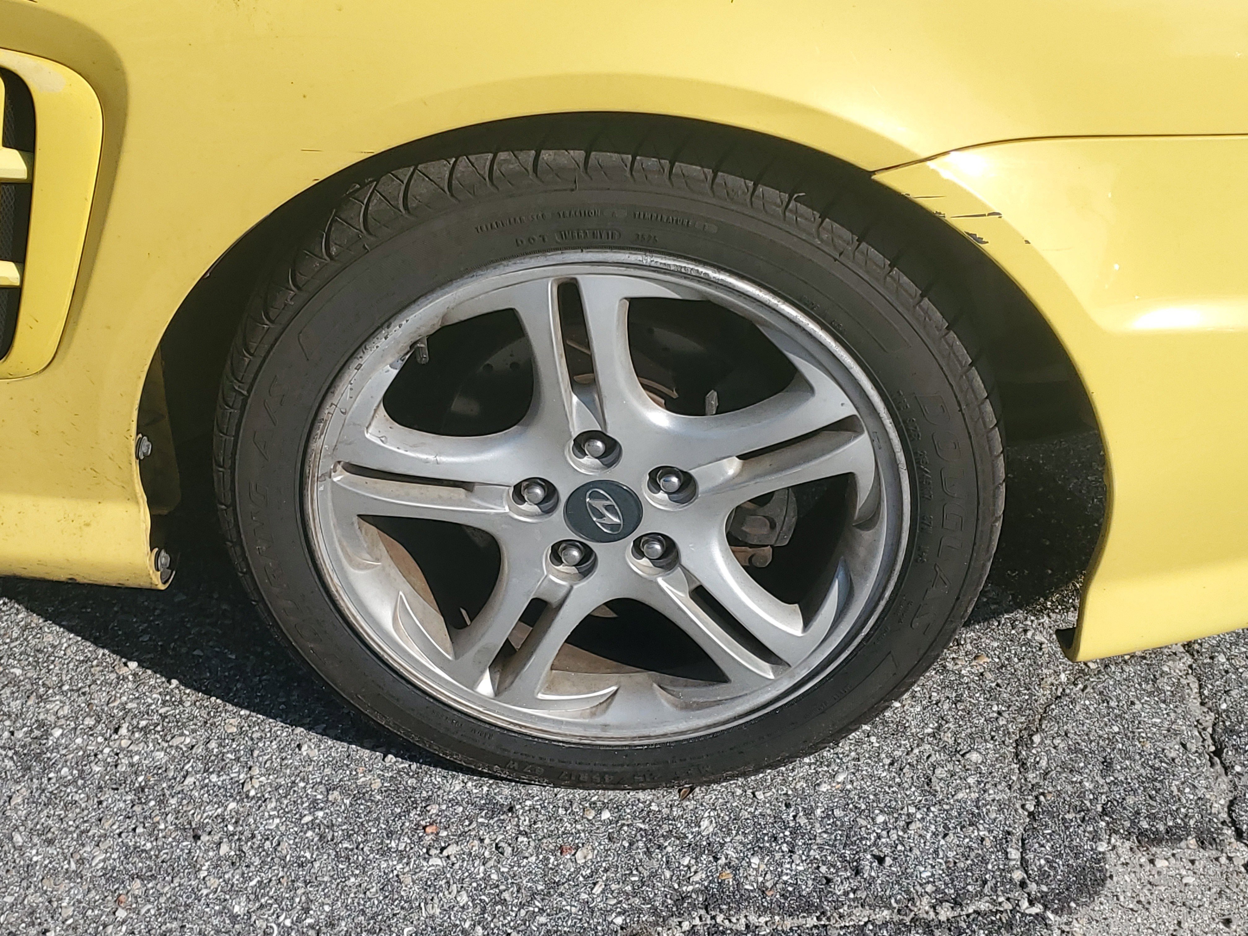 Used 2006 Hyundai Tiburon GS FWD image 3