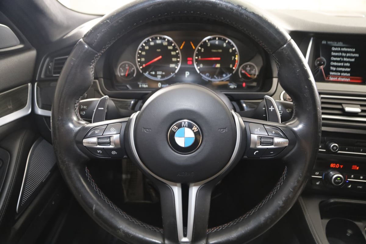 Used 2015 BMW M5 RWD image 38