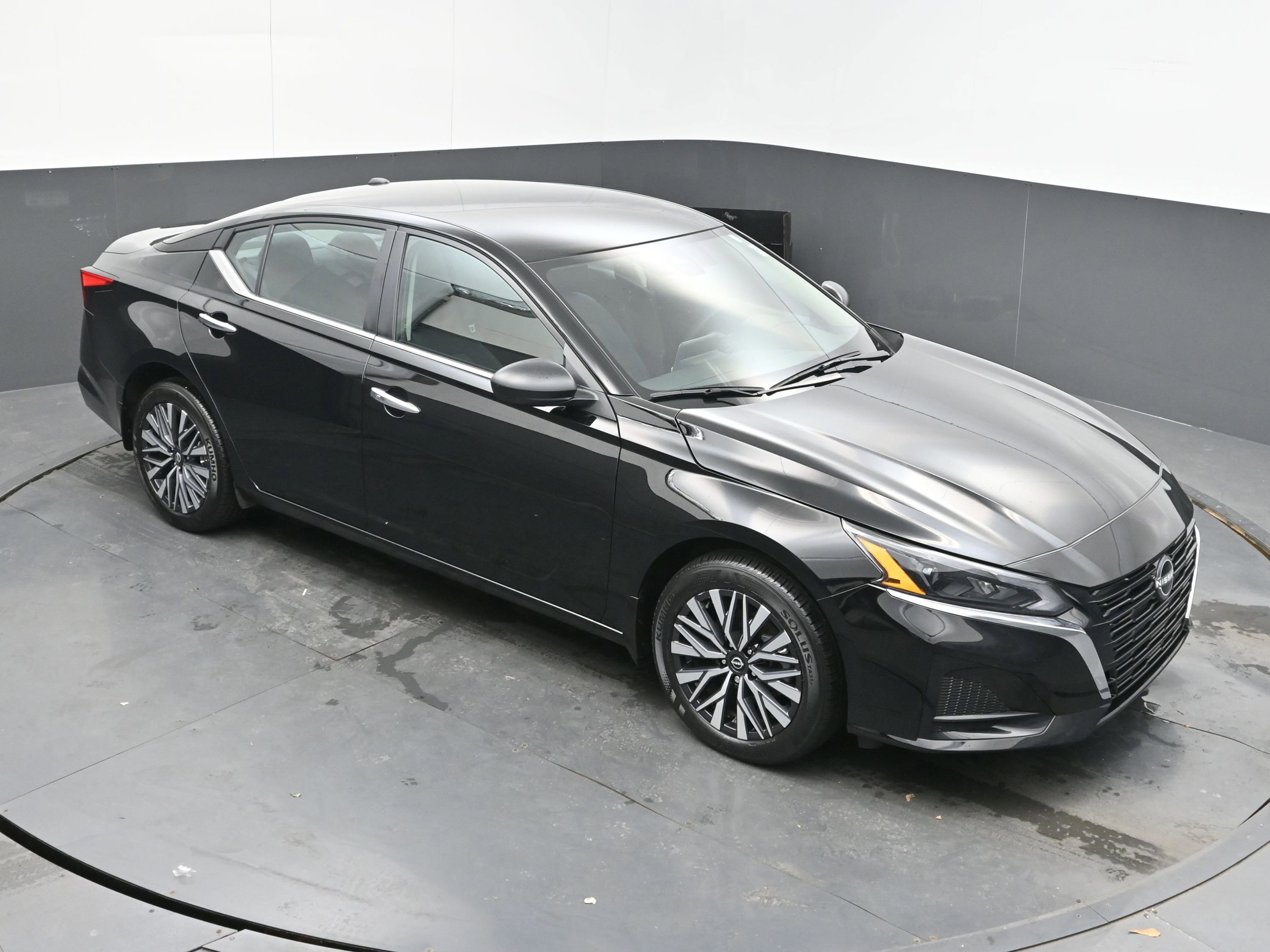 Certified 2025 Nissan Altima 2.5 SV image 30