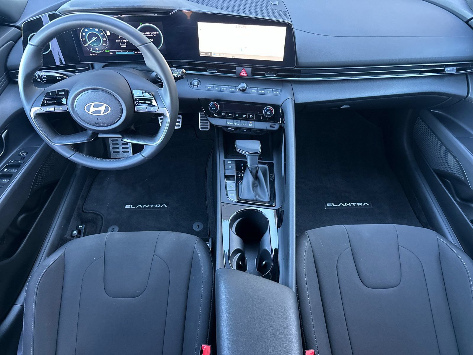 Certified 2025 Hyundai Elantra SEL FWD image 13