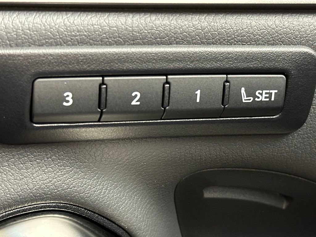 Used 2025 Lexus ES 350 Luxury w/ Technology Package image 41