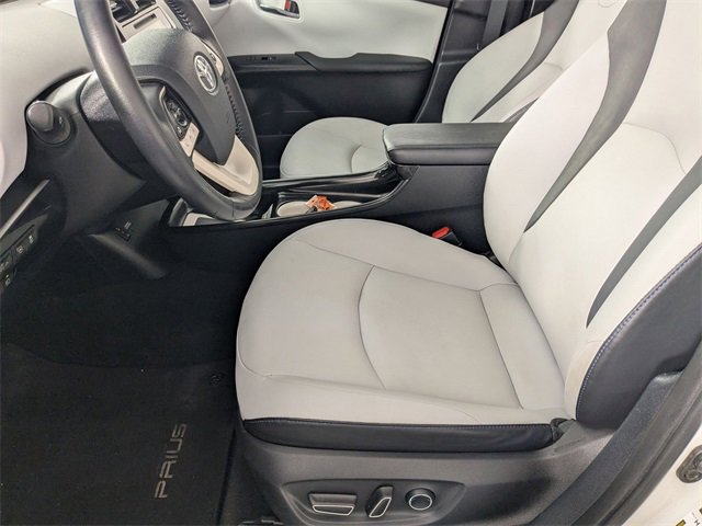 Used 2017 Toyota Prius Four image 12