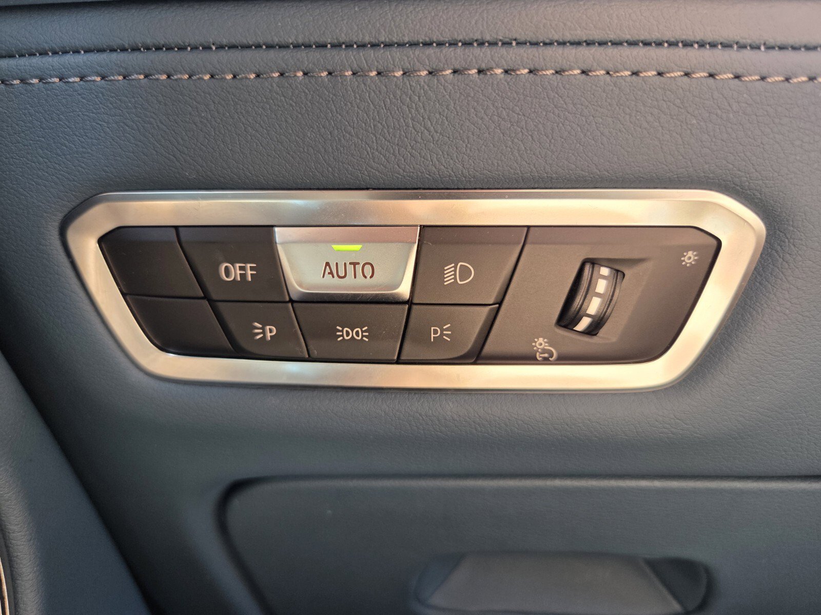 Used 2023 BMW XM w/ M Driver's Package image 21