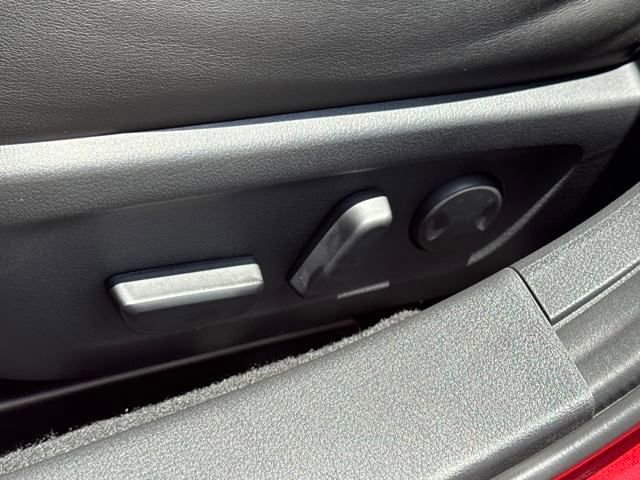 New 2025 MAZDA MAZDA3 Hatchback w/Premium Plus Pkg image 6