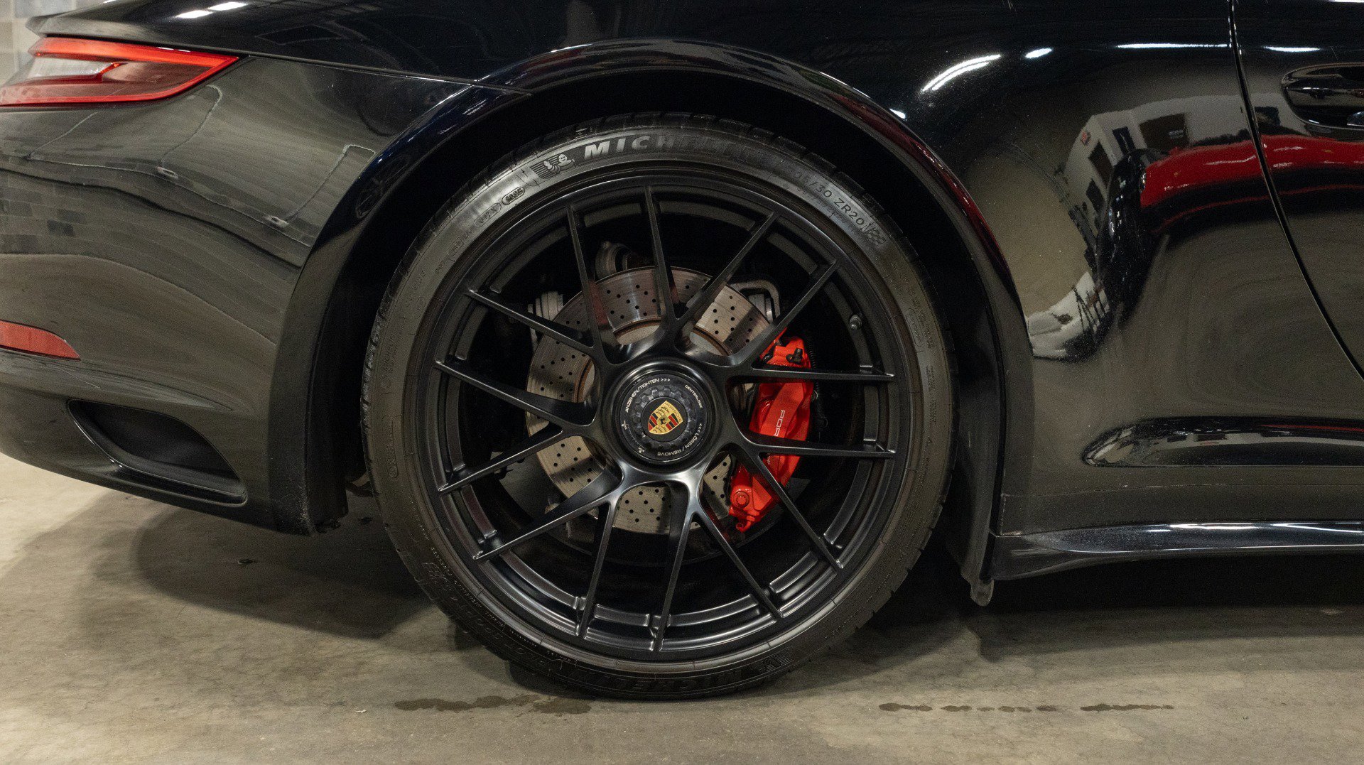 Used 2019 Porsche 911 Carrera 4 GTS image 30