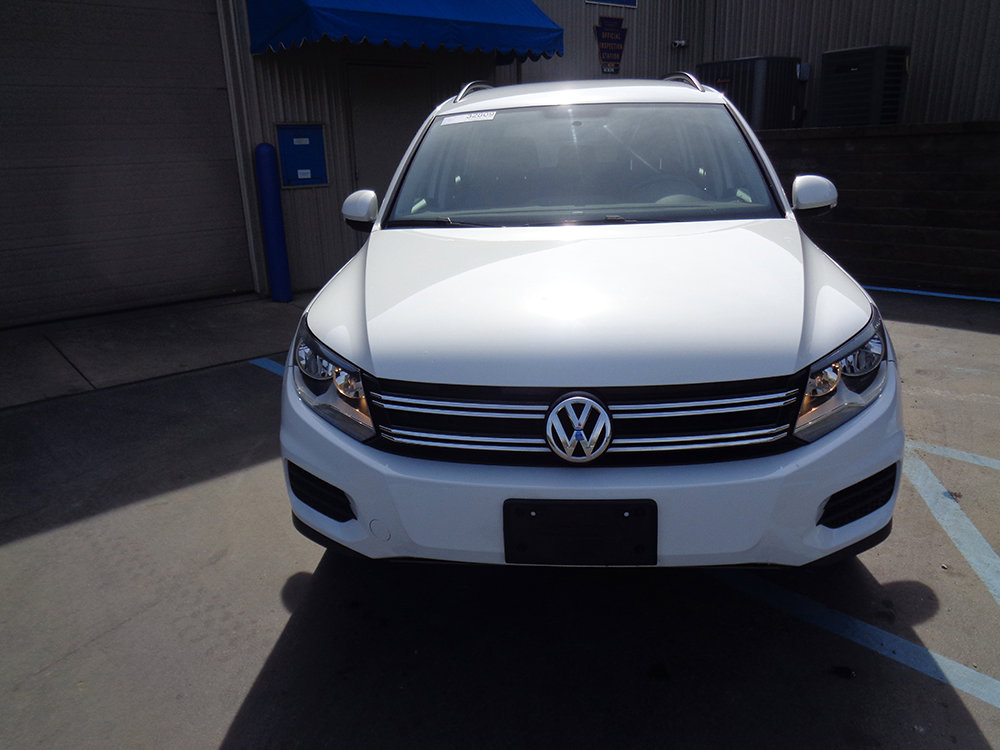Used 2017 Volkswagen Tiguan S w/ Premium Package AWD/4WD image 4