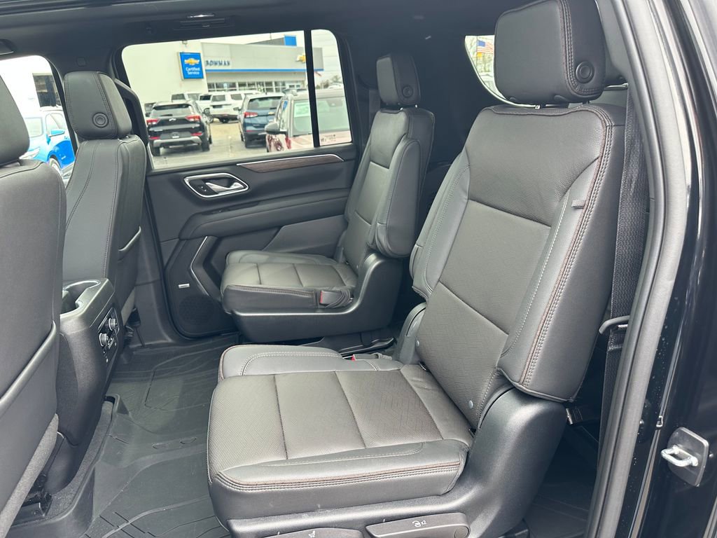 Used 2023 Chevrolet Suburban High Country AWD/4WD image 26