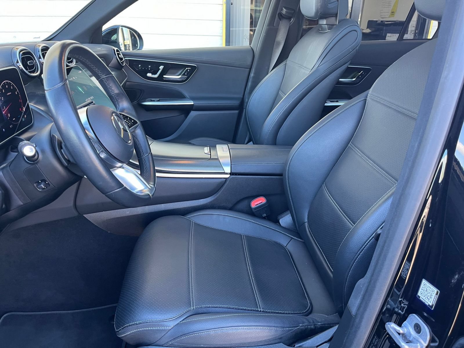 Used 2024 Mercedes-Benz GLC 300 4MATIC image 27